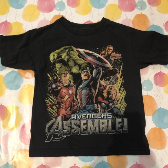 kids size 4 avengers tshirt - Picture 2 of 4